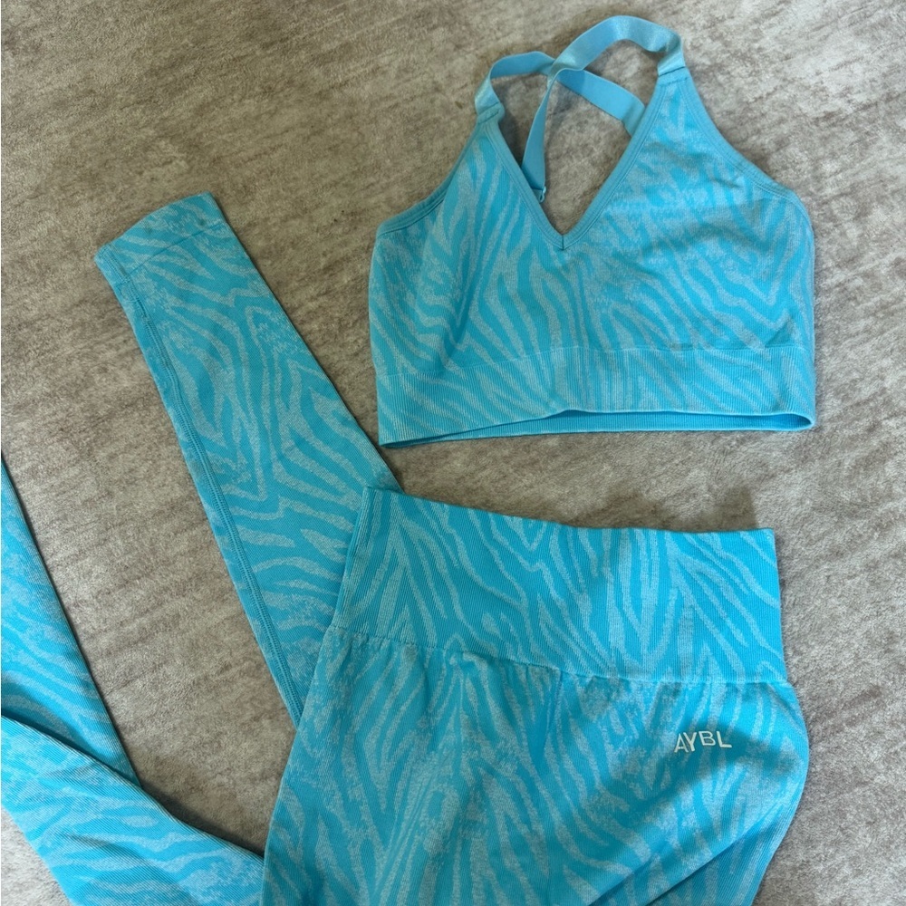 AYBL seamless matching workout set size small - image 2